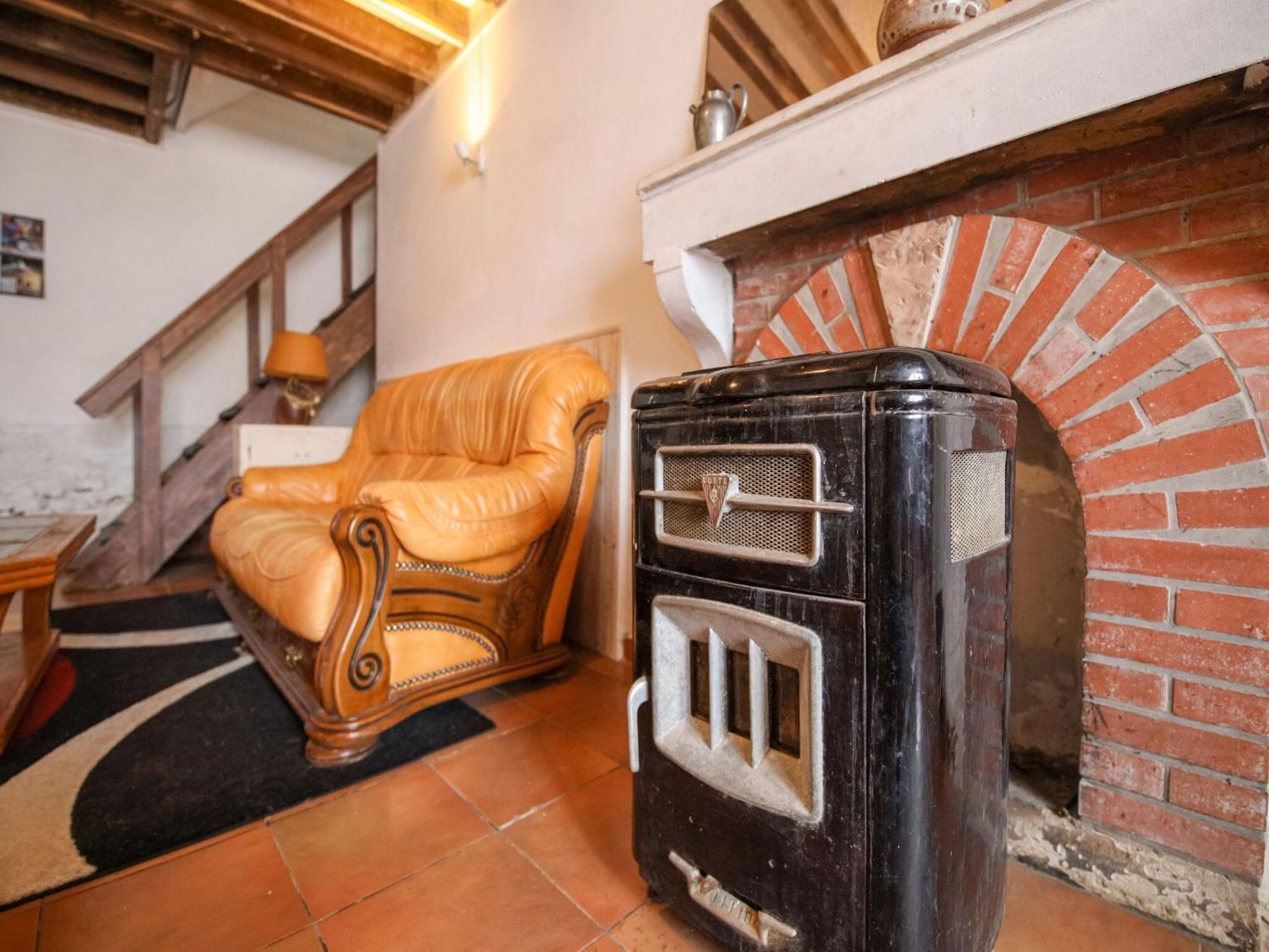 Traditional Holiday Home In Brinon Sur Beuvron Екстериор снимка
