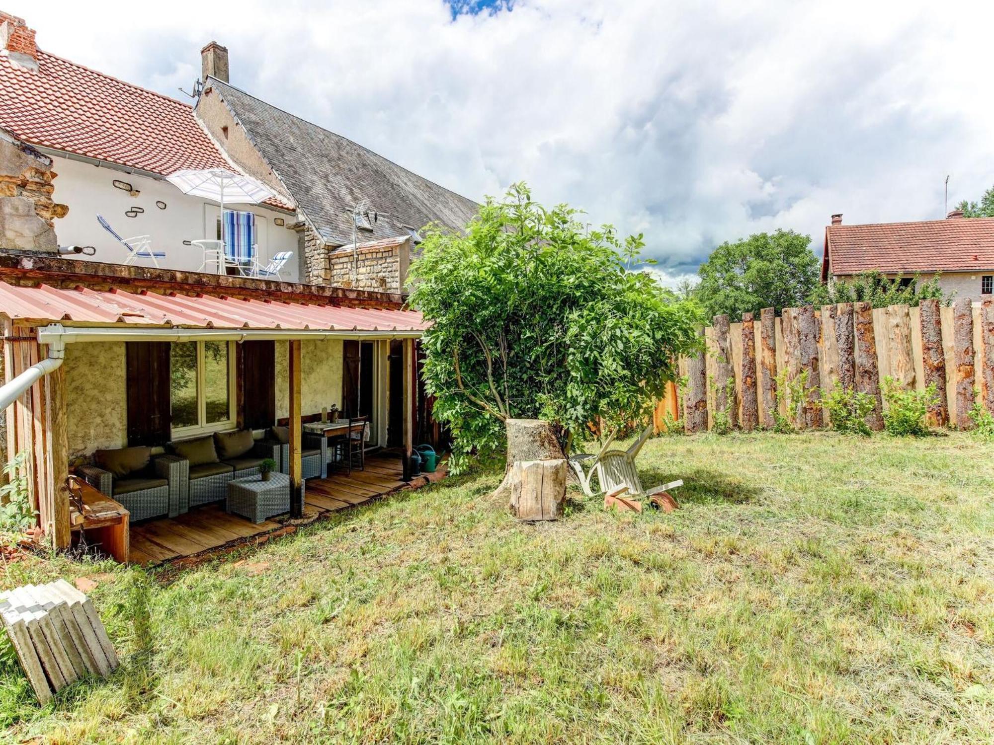 Traditional Holiday Home In Brinon Sur Beuvron Екстериор снимка
