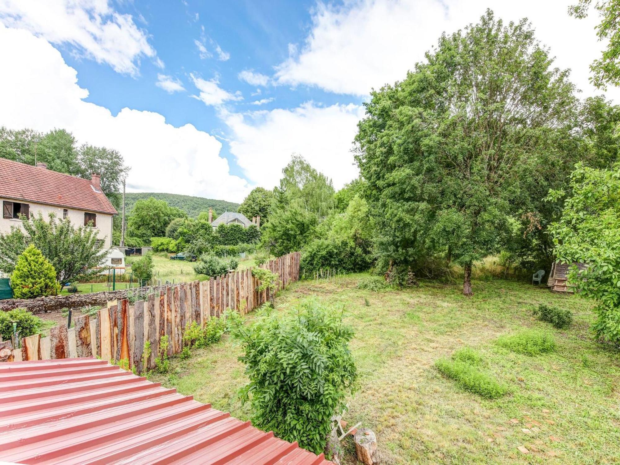 Traditional Holiday Home In Brinon Sur Beuvron Екстериор снимка